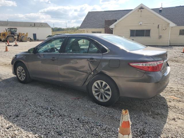 4T1BF1FK9HU330192 - 2017 TOYOTA CAMRY LE GRAY photo 2