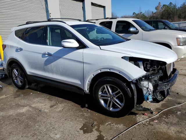 5XYZU3LB2JG540990 - 2018 HYUNDAI SANTA FE S WHITE photo 4