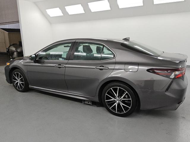 4T1G11AK3PU750783 - 2023 TOYOTA CAMRY SE NIGHT SHADE CHARCOAL photo 2