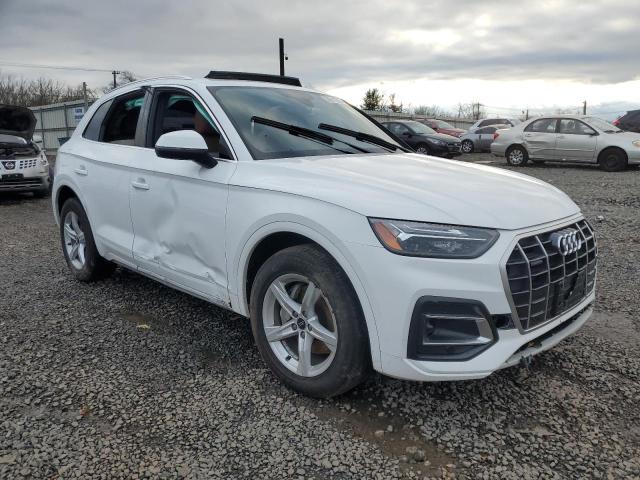 WA1AAAFY2M2019688 - 2021 AUDI Q5 PREMIUM WHITE photo 4