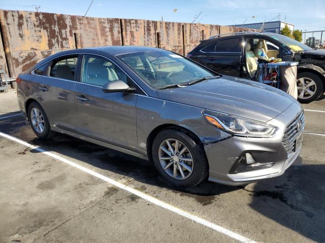 5NPE24AF2JH682765 - 2018 HYUNDAI SONATA SE GRAY photo 4