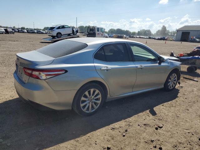 JTNB11HK5J3023061 - 2018 TOYOTA CAMRY L SILVER photo 3