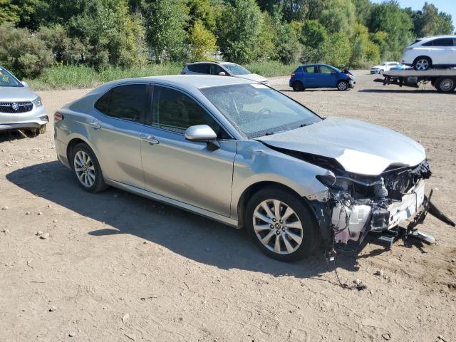 JTNB11HK5J3023061 - 2018 TOYOTA CAMRY L SILVER photo 4