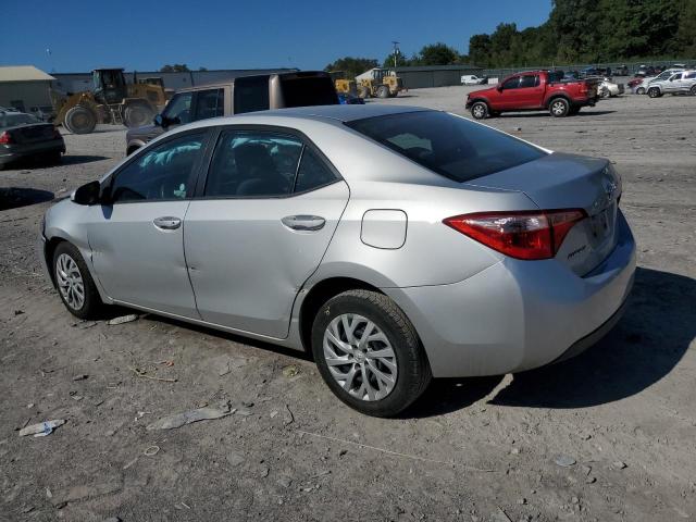 5YFBURHE1KP890440 - 2019 TOYOTA COROLLA L SILVER photo 2