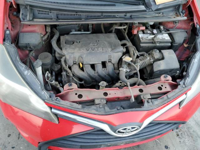 VNKKTUD32FA033250 - 2015 TOYOTA YARIS RED photo 11