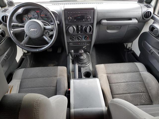 1J4GA39157L101935 - 2007 JEEP WRANGLER X WHITE photo 8