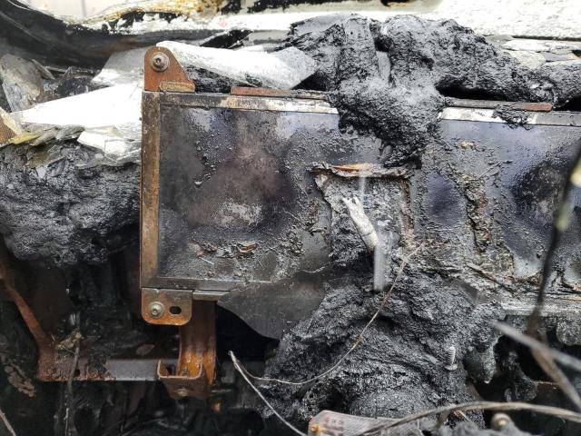 5YJSA1H18EFP37819 - 2014 TESLA MODEL S RED photo 9