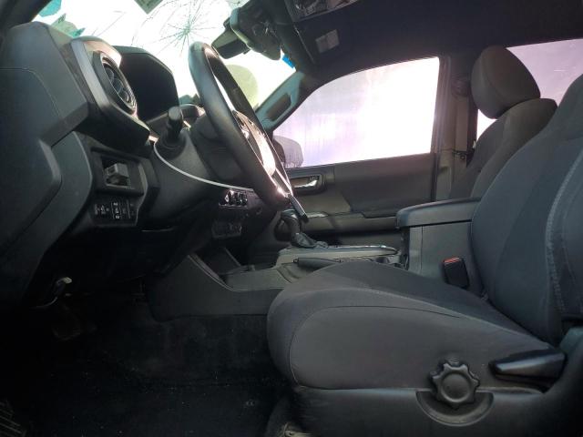 3TMDZ5BN8JM049832 - 2018 TOYOTA TACOMA DOUBLE CAB Silber Foto 7