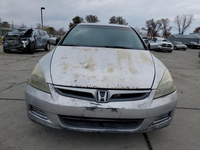 1HGCM56376A101931 - 2006 HONDA ACCORD SE SILVER photo 5