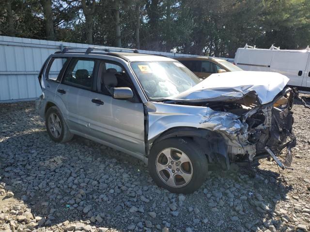 JF1SG65654H765450 - 2004 SUBARU FORESTER 2.5XS Srebrny zdjęcie 4