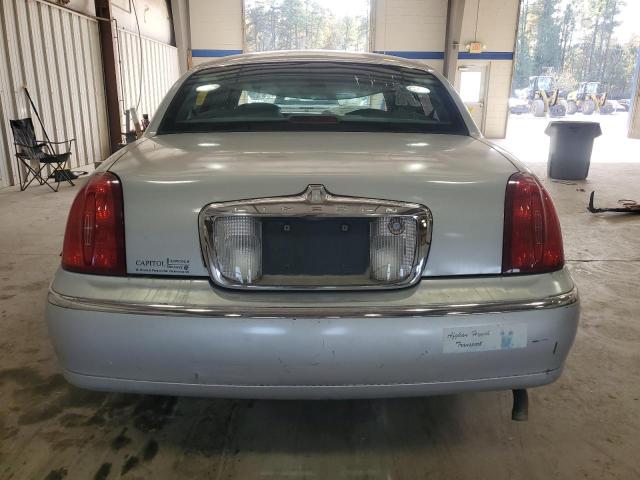 1LNHM81W61Y648109 - 2001 LINCOLN TOWN CAR EXECUTIVE Silber Foto 6