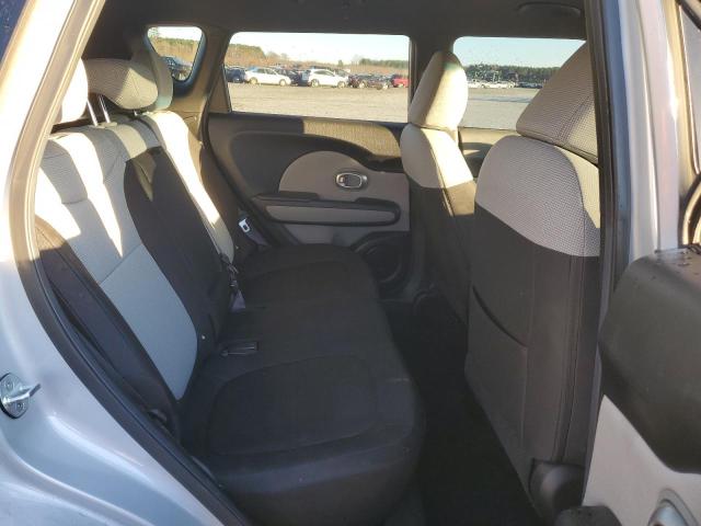 KNDJN2A29E7718081 - 2014 KIA SOUL SILVER photo 10