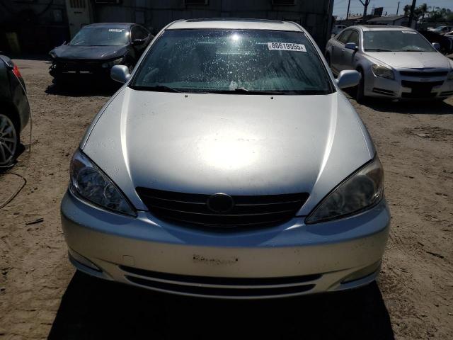 JTDBF32K740152595 - 2004 TOYOTA CAMRY LE SILVER photo 5