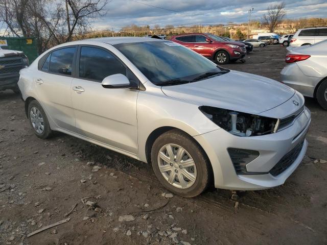 3KPA24AD5ME401256 - 2021 KIA RIO LX SILVER photo 4