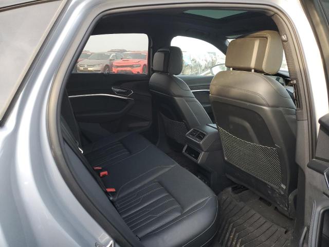WA13CBGE7NB023380 - 2022 AUDI E-TRON SPORTBACK PRESTIGE SILVER photo 11