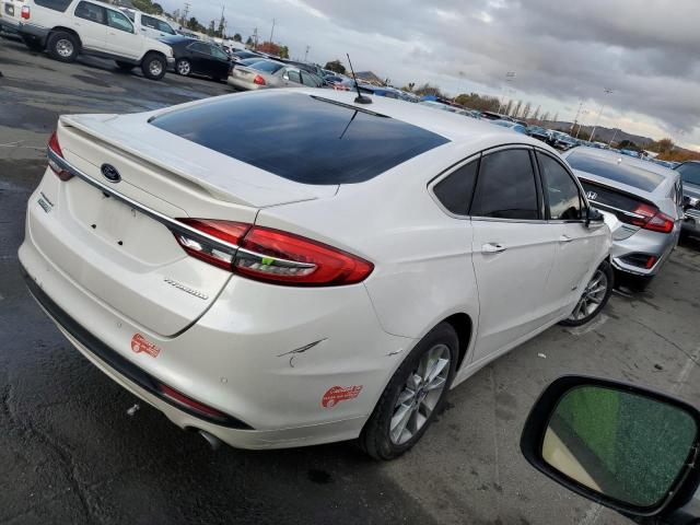 3FA6P0SU6HR229807 - 2017 FORD FUSION TITANIUM PHEV WHITE photo 3