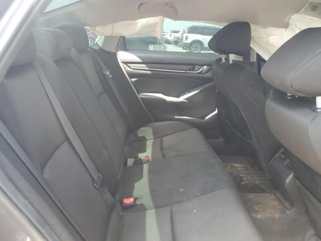 1HGCV1F47JA133592 - 2018 HONDA ACCORD EX SILVER photo 10