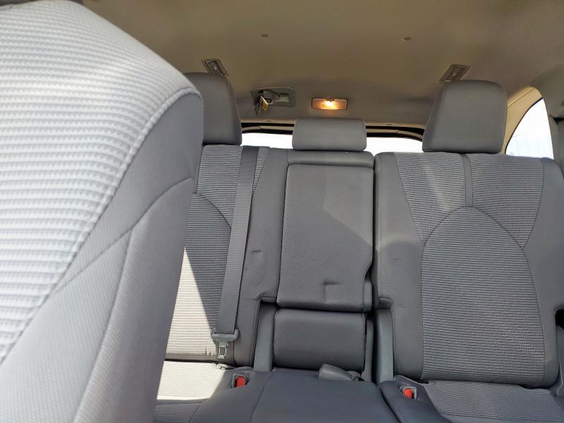 5TDCZRAH1MS069231 - 2021 TOYOTA HIGHLANDER L WHITE photo 10