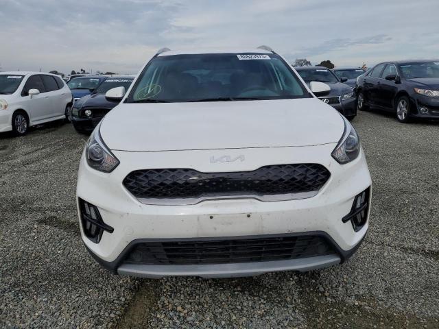 KNDCB3LC9N5531951 - 2022 KIA NIRO LX WHITE photo 5