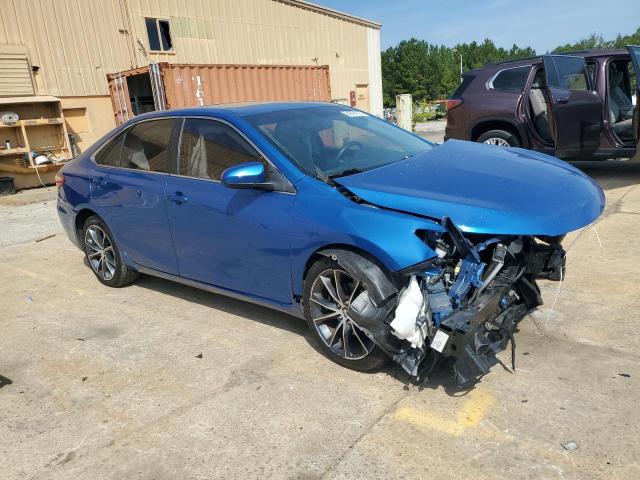4T1BF1FK4HU787962 - 2017 TOYOTA CAMRY LE BLUE photo 4