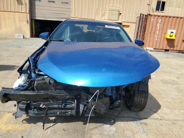 4T1BF1FK4HU787962 - 2017 TOYOTA CAMRY LE BLUE photo 5