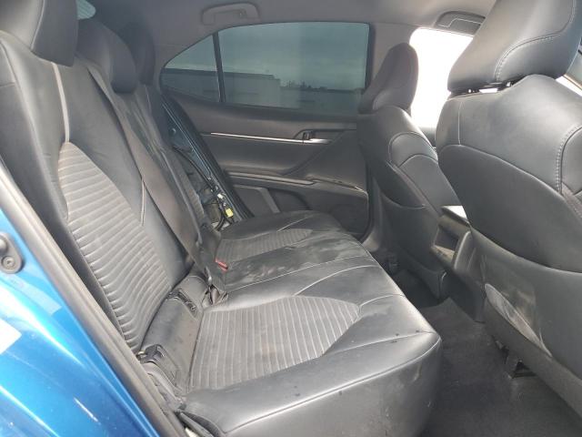 4T1B11HK5JU113899 - 2018 TOYOTA CAMRY L BLUE photo 10