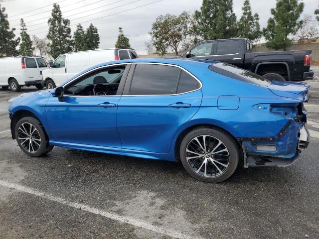 4T1B11HK5JU113899 - 2018 TOYOTA CAMRY L BLUE photo 2