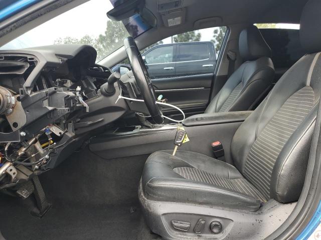 4T1B11HK5JU113899 - 2018 TOYOTA CAMRY L BLUE photo 7