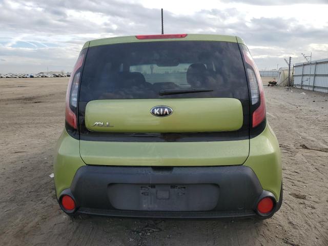 KNDJN2A24F7792994 - 2015 KIA SOUL GREEN photo 6