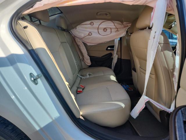 1G11C5SL4FU152857 - 2015 CHEVROLET MALIBU 1LT WHITE photo 10