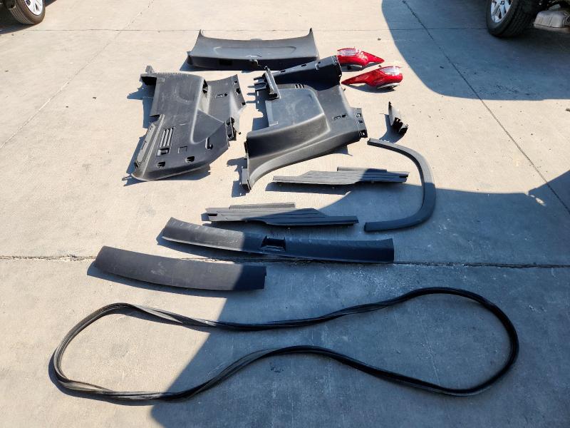 1GNERGKW7LJ194621 - 2020 CHEVROLET TRAVERSE LT WHITE photo 13