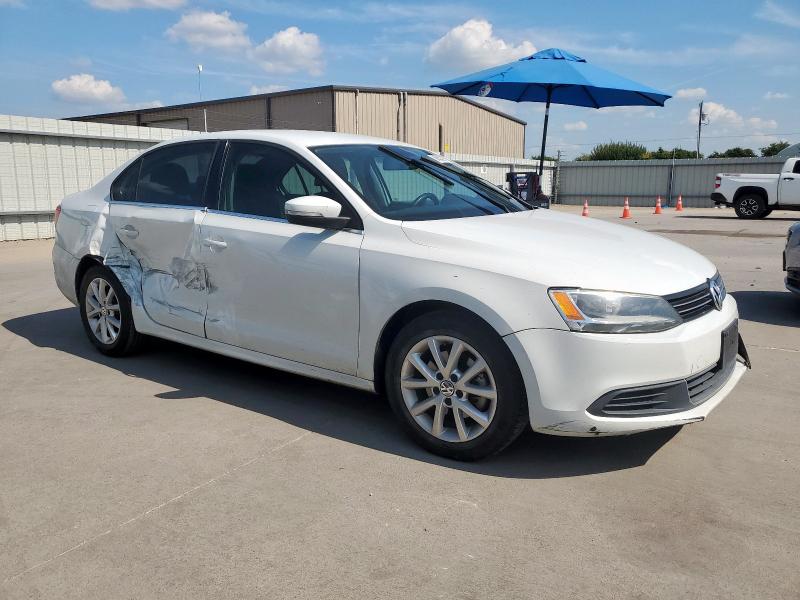 3VWD07AJ6EM336061 - 2014 VOLKSWAGEN JETTA SE WHITE photo 4