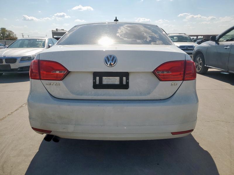 3VWD07AJ6EM336061 - 2014 VOLKSWAGEN JETTA SE WHITE photo 6