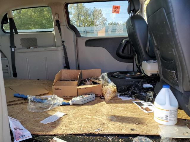 2C4RC1BG2CR226842 - 2012 CHRYSLER TOWN & COU TOURING RED photo 11