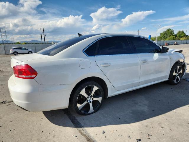 1VWBS7A35FC106341 - 2015 VOLKSWAGEN PASSAT SE WHITE photo 3