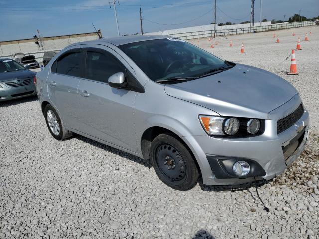 1G1JC5SH0D4118245 - 2013 CHEVROLET SONIC LT ვერცხლისფერი ფოტო 4