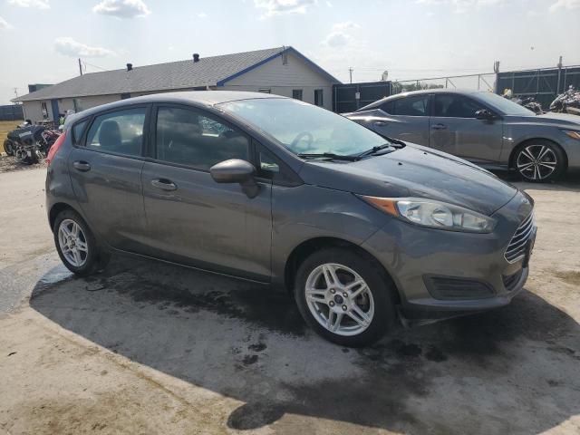 3FADP4EJ0KM142960 - 2019 FORD FIESTA SE GRAY photo 4