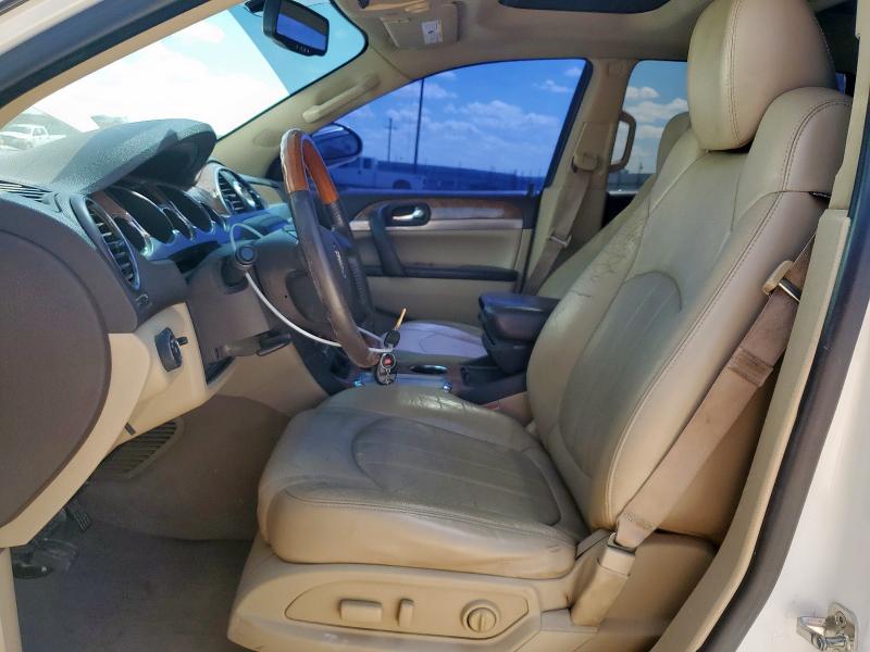 5GAKRBED7BJ222779 - 2011 BUICK ENCLAVE CXL WHITE photo 7