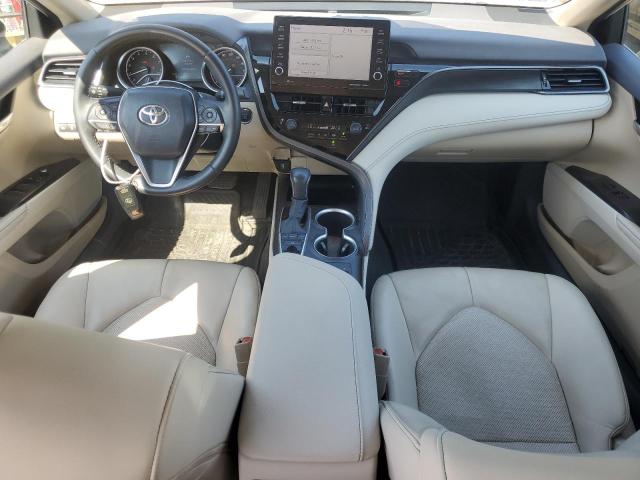 4T1F11BK3NU067490 - 2022 TOYOTA CAMRY XLE أبيض صورة 8