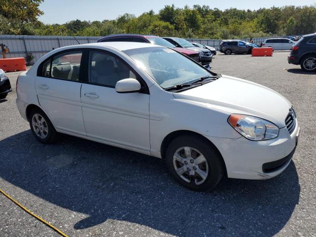 KMHCN4AC0BU607828 - 2011 HYUNDAI ACCENT GLS თეთრი ფოტო 4