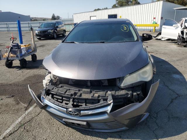 4T4BF1FK1FR503769 - 2015 TOYOTA CAMRY LE GRAY photo 5
