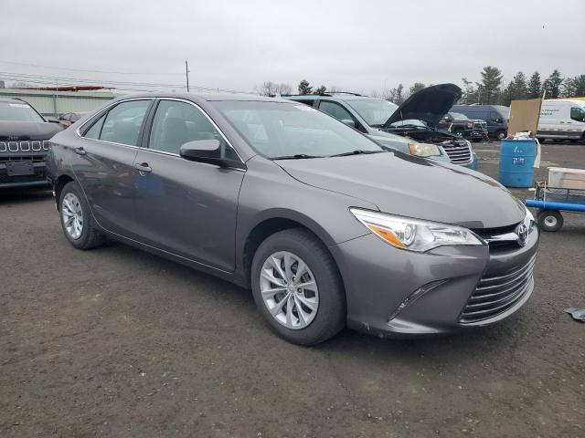 4T1BF1FK3HU810549 - 2017 TOYOTA CAMRY LE GRAY photo 4