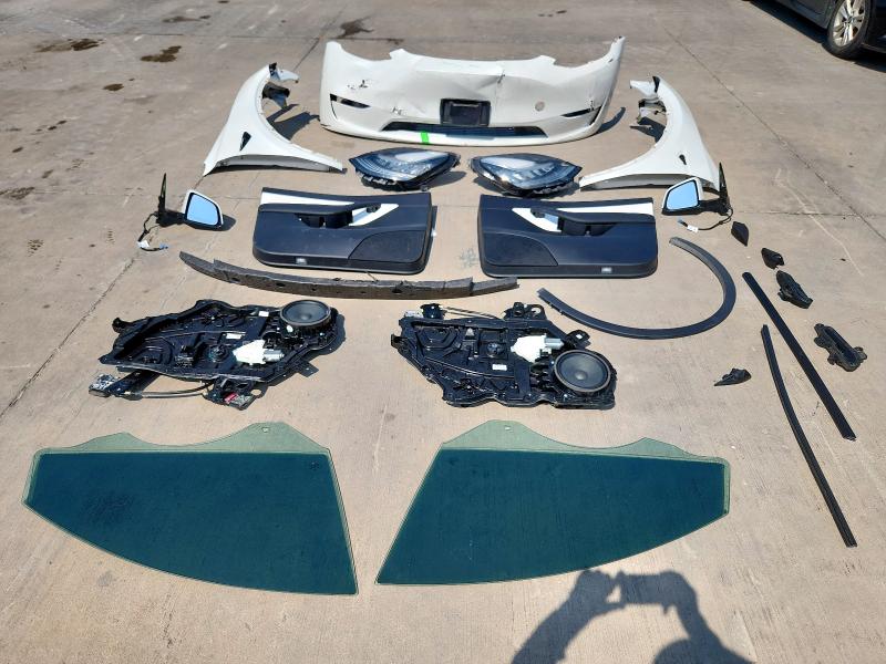 5YJYGDEE9LF032607 - 2020 TESLA MODEL Y WHITE photo 13