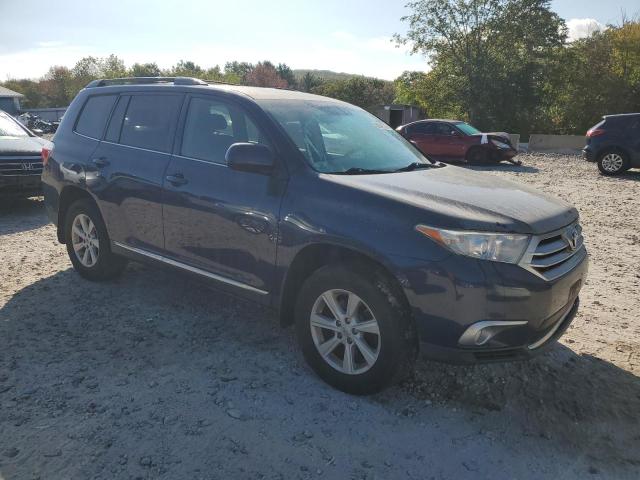 5TDBK3EH8DS266128 - 2013 TOYOTA HIGHLANDER BASE Blau Foto 4