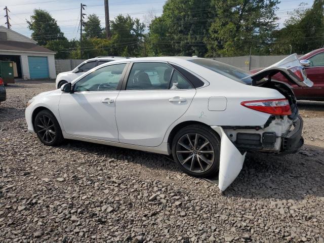 4T1BF1FK5HU689183 - 2017 TOYOTA CAMRY LE WHITE photo 2