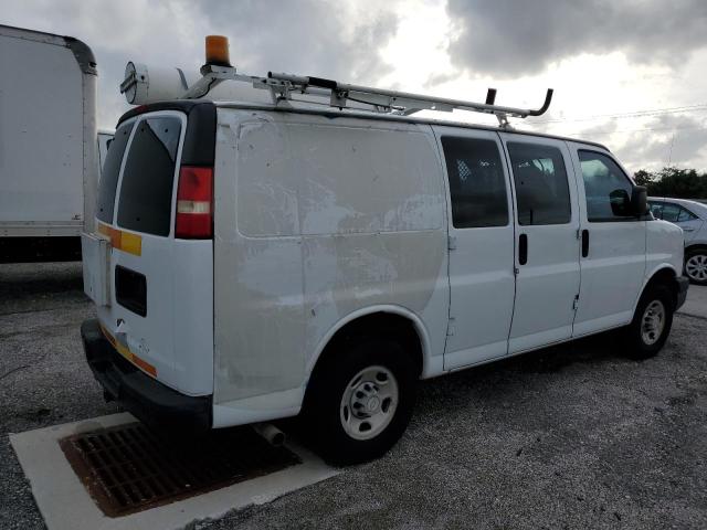 1GCHG35K481161760 - 2008 CHEVROLET EXPRESS G3 WHITE photo 3