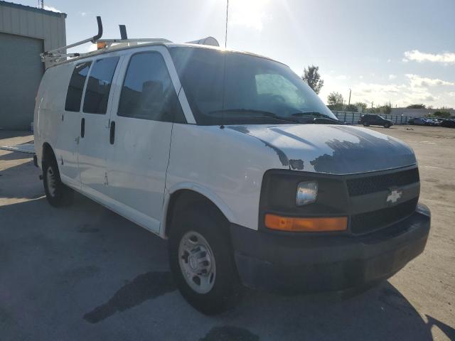 1GCHG35K481161760 - 2008 CHEVROLET EXPRESS G3 WHITE photo 4