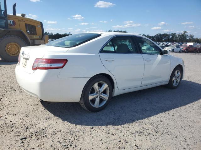 4T1BF3EK1BU678864 - 2011 TOYOTA CAMRY BASE Սպիտակ լուսանկար 3