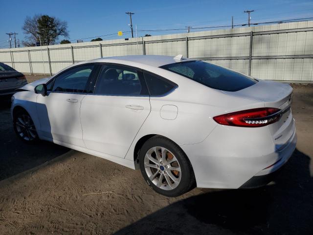 3FA6P0HD1KR132318 - 2019 FORD FUSION SE WHITE photo 2