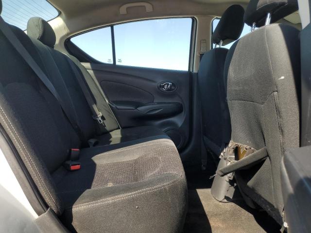 3N1CN7AP7JL877904 - 2018 NISSAN VERSA S Սև լուսանկար 10